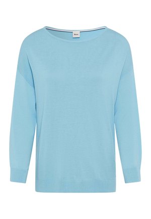 Hellblauer Pullover aus weichem Strickmaterial, mit weitem Rundhalsausschnitt, überschnittenen Schultern und gerippten Bündchen und Saum.