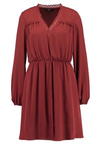 Vestido rojo hecho de una tela suave, con mangas largas, un escote en V con borde de encaje y una cinturilla elástica para una silueta ajustada.