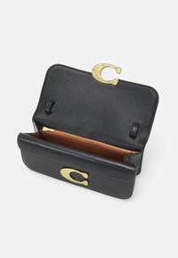 COACH LUXE REFINED IDOL BAG - Kézitáska - black