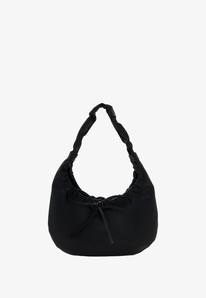 Sort skuldertaske lavet af blødt stof. Har en snoet rem, sammensnørret top med justerbar lukning og glat tekstur. Rundet form.