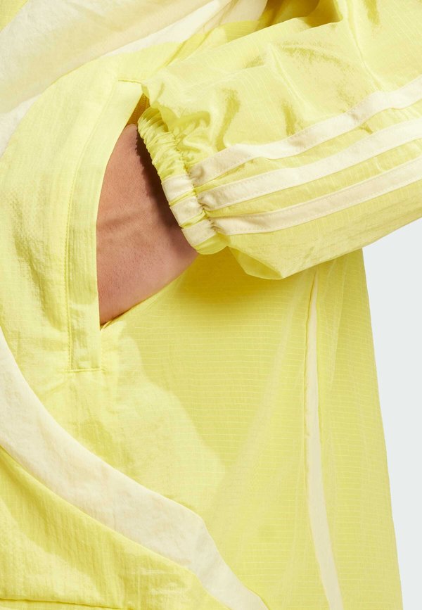 ADICOLOR 2000S WOVEN TRACK - Training jacket3