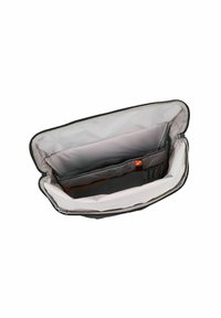 Borsa per laptop grigia con apertura a zip, dotata di interno imbottito, multiple tasche e un accento arancione. Materiale liscio.