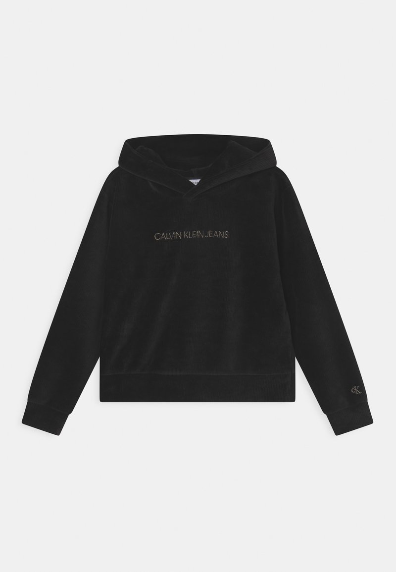 Schwarzer Kapuzenpullover aus weichem Stoff mit strukturierter Oberfläche. Verfügt über ein goldgesticktes Logo auf der Vorderseite und ein kleines Logo am Ärmel.
