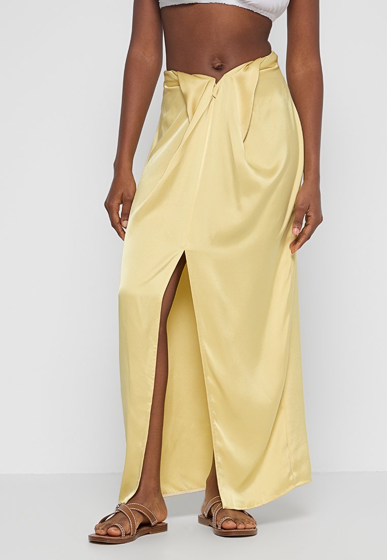 Nanushka Maxirok lichtgeel