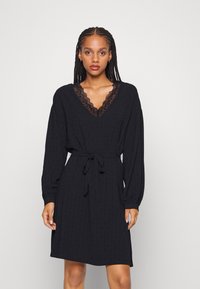 Vero Moda VMLYRA V NECK DRESS - Vestido de dia - black