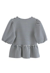 Marineblå og hvide stribet top med puf 3/4-ærmer og samlet peplumkant, vandrette striber på overdelen, lodrette striber på kanten.