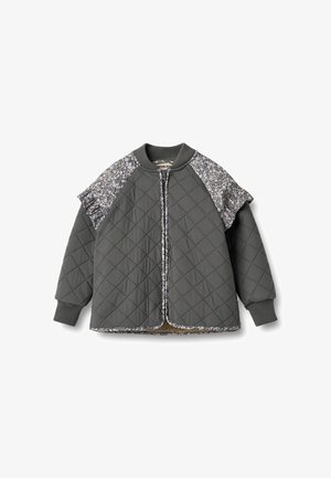 Jachetă gri matlasată cu accente de model floral pe umeri, manșete cu dungi și închidere cu fermoar; prevăzută cu o căptușeală interioară moale.