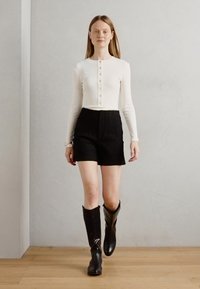 Thumbnail Image 2