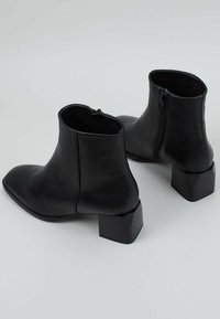 Sandra Fontán BARPA - Botines bajos - black