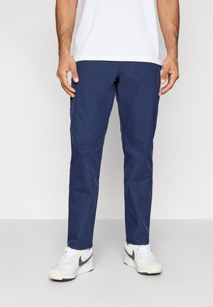 VICTORY POCKET PANT - Püksid - college navy/black