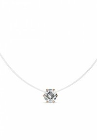 Pendente con diamante rotondo, montato su sei griffe in oro rosa, su una sottile catena in metallo bianco. Il diamante è chiaro e brilla in modo prominente.