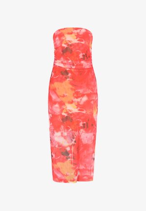 Trägerloses Midikleid mit figurbetonter Silhouette in einem lebendigen abstrakten Aquarellmuster in Rot, Orange und Pink.