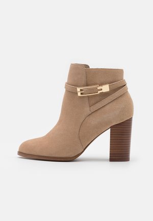 LEATHER - Botins - light brown