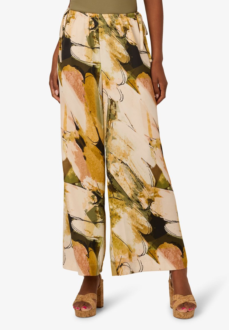 Kalhoty s širokými nohavicemi v krémovém odstínu se abstraktními květinovými vzory v olivově zelené, růžové a tlumené žluté barvě. Lehká tkanina s elastickým pasem.
