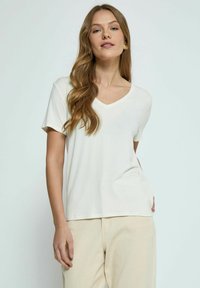 PEPPERCORN SAMANTHA V-NECK - Pamata T-krekls - gardenia