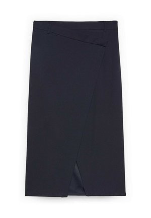 Ołówkowa spódnica w stylu kopertowym w ciemnym granacie z subtelnym przednim rozcięciem i szlufkami na pasek w talii.