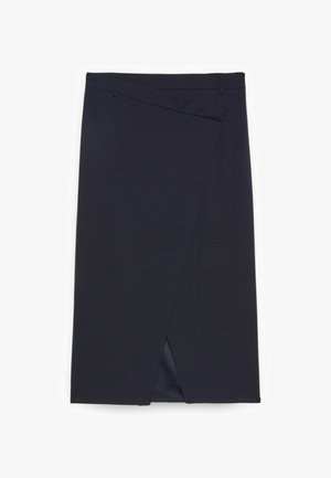 Ołówkowa spódnica w stylu kopertowym w ciemnym granacie z subtelnym przednim rozcięciem i szlufkami na pasek w talii.