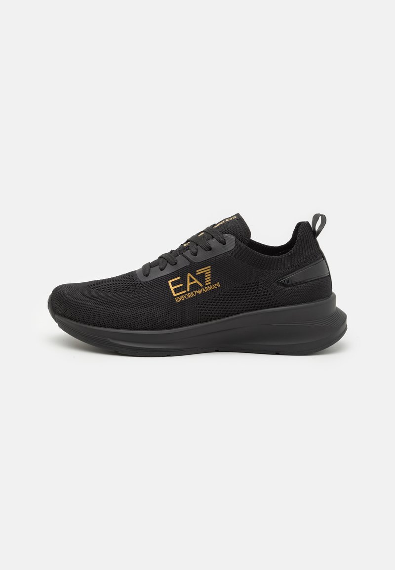 EA7 Emporio Armani - MAVERICK UNISEX - Sneaker low - black/gold, Vergrößern