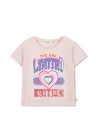 Roze T-shirt met korte mouwen met een kleurrafisch ontwerp dat "JIJ BENT EEN BEPERKTE EDITIE" zegt, omringd door harten en sterren, gemaakt van zachte stof.
