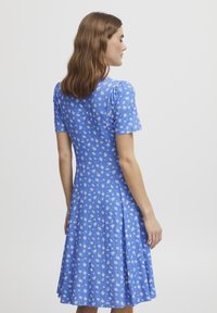 Fransa FRFEDOT - Jerseyklänning - ultramarine w. flowers