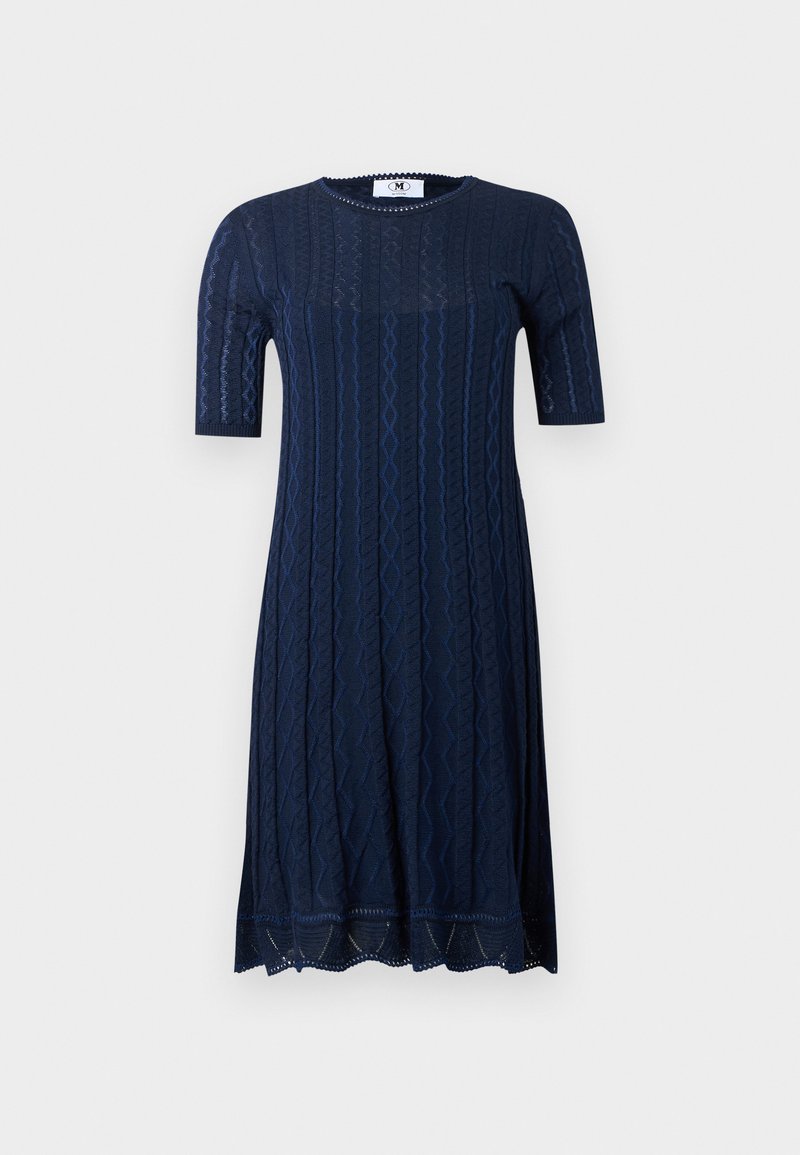 Knee-length navy dress made of knit fabric, featuring short sleeves, a geometric pattern, and scalloped hem. Light texture, casual design.