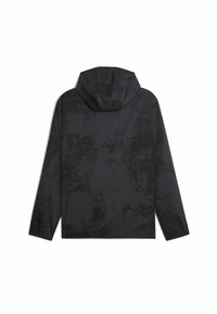 Jachetă neagră cu glugă, confecționată dintr-un material neted, având un model texturat, cu nuanțe variate. Dispune de mâneci lungi și un croi lejer.