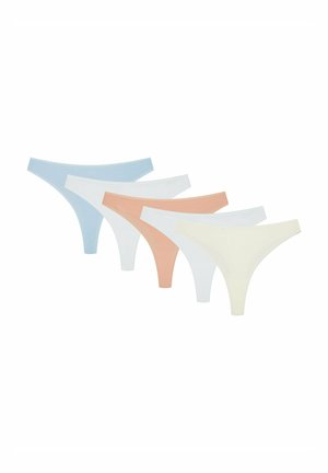 Fünf Paar Baumwoll-Thong in Hellblau, Weiß, Pfirsich und Blassgelb. Sie zeichnen sich durch eine weiche Textur und ein tief sitzendes Design aus.