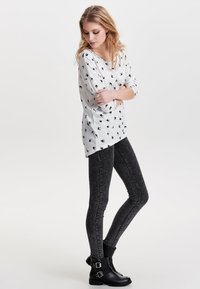 ONLY ONLELCOS AOP JRS NOOS - Langærmet T-shirt - white