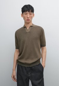Massimo Dutti TEXTURED V-NECK - Poloshirts - khaki