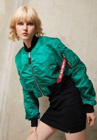 Alpha Industries - BOXY - Bomber-jakk - jungle green Väikepilt 1