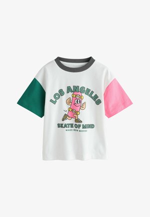 Next, REGULAR FIT - SHORT SLEEVE GRAPHIC T-SHIRT . - T-shirt con stampa - white pink green skateboard