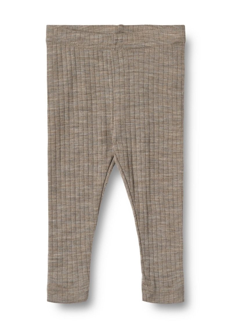 Ribgede leggings lavet af blød, beige stof. Har en elastisk talje og trompetformede ben, med en subtil tekstur i hele materialet.