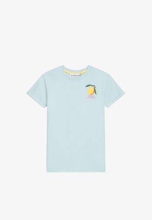 Hellblaues Baumwoll-T-Shirt mit kurzen Ärmeln, auf der linken Brust mit einem Zitronenmotiv und dem Text "Lemon Squeezy" unter dem Design.