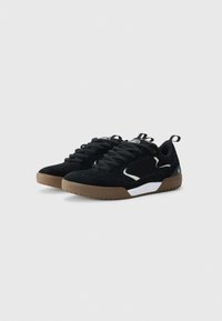 és QUATTRO UNISEX - Skate shoes - black/gum/white