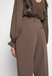 Bruuns Bazaar CINDY DAGNY PANT - Calças - major brown