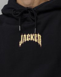 Sudadera de algodón negra con un logo amarillo y rosa "JACKER" en el pecho, con capucha ajustable y puntas de cordón plateadas.