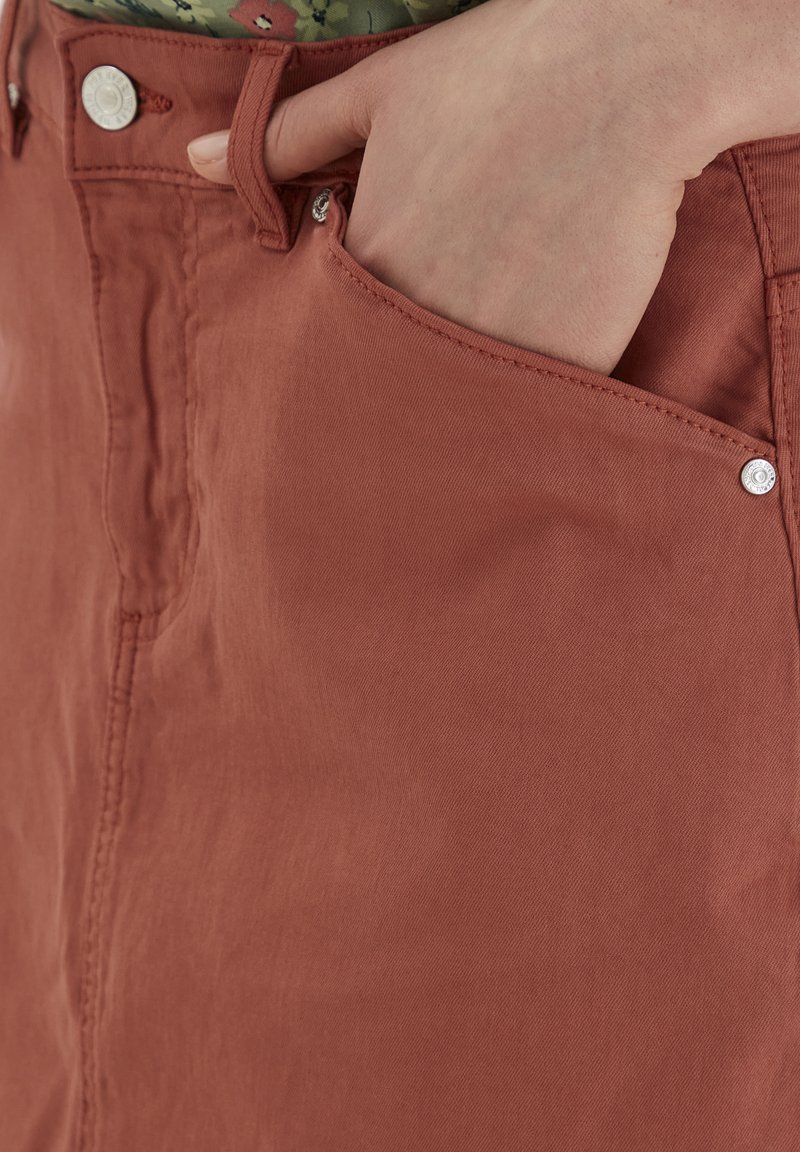Damen Jeansröcke | b.young BYLIKKE SKIRT 2 Bleistiftrock etruscan red/rot - NN53520 Damen Jeansröcke | b.young BYLIKKE SKIRT 2 Bleistiftrock etruscan red/rot - NN53520