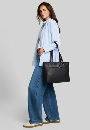 TOM TAILOR, TOM TAILOR BAGS TTELIORA L SHOPPER MIT GÜRTELDETAIL - Handtasche - schwarz black