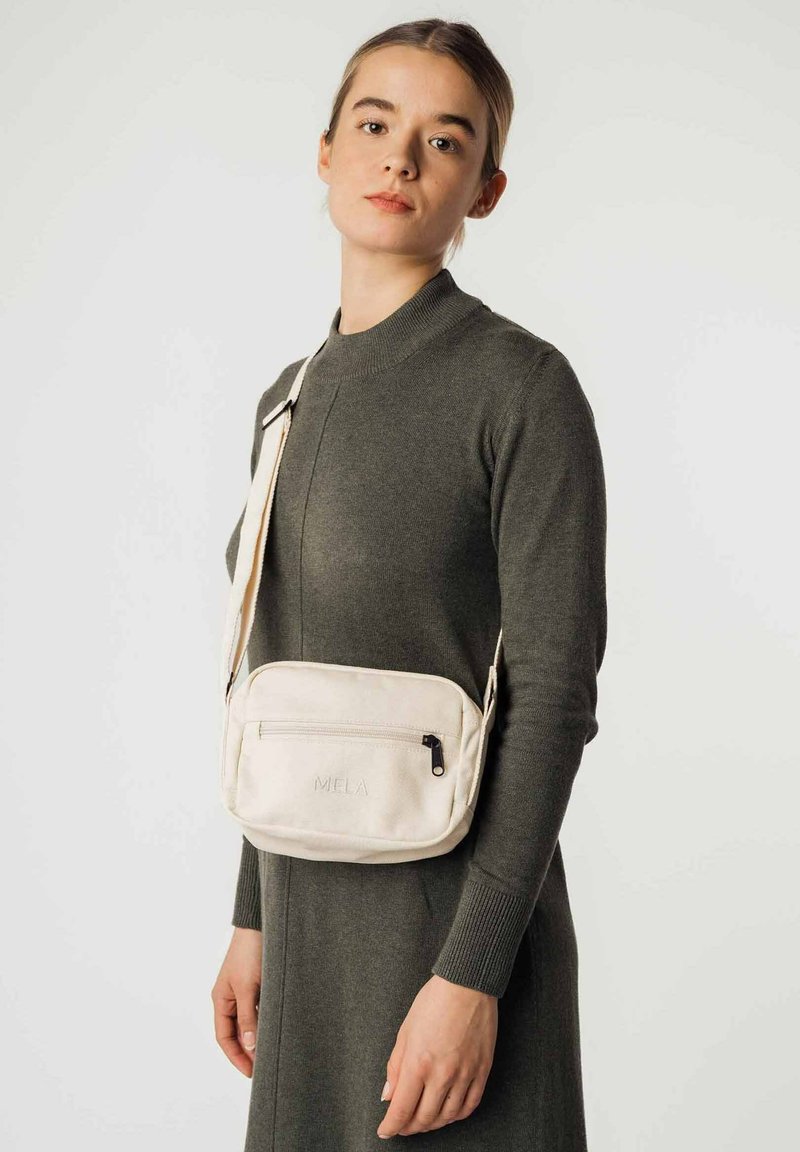 MELA KLEINE PATNI - Umhängetasche - ecru