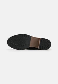 TOMS Kotníkové boty - black