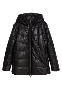 Chaqueta de plumas negra de cuero, con cierre frontal de cremallera, capucha y paneles acolchados con una textura suave.