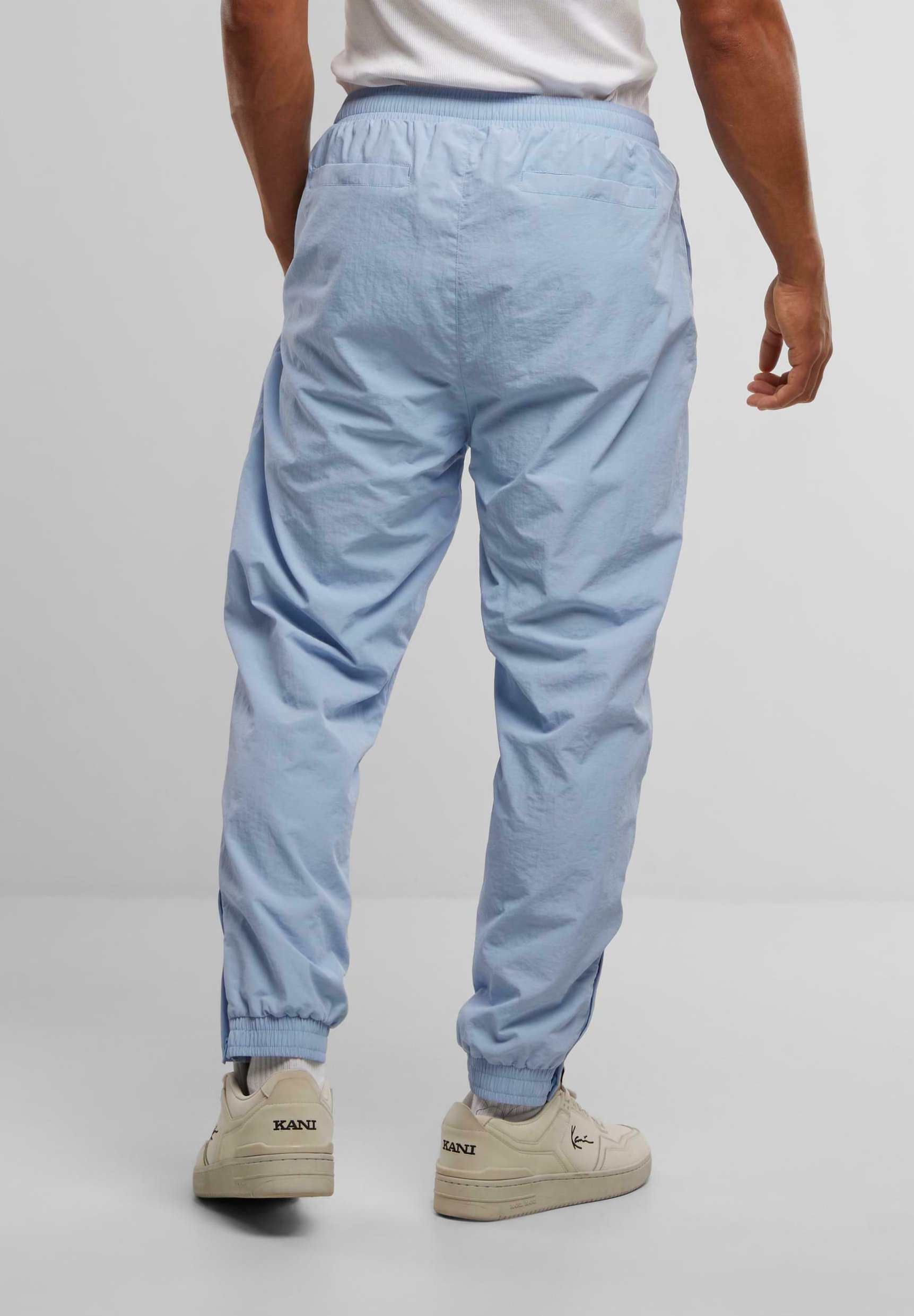 Southpole Pantaloni de trening - babyblue/albastru deschis