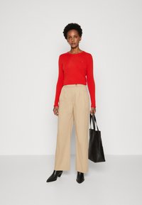 Tommy Hilfiger SOFT SWEATER - Trui - fierce red