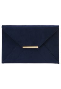 Borsa clutch a busta blu navy in morbido suede, con chiusura a barra in metallo color oro e dettagli di cuciture angolari.
