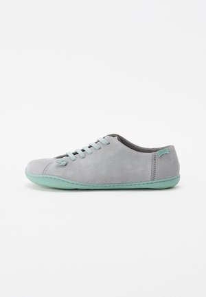 Camper, Chaussures à lacets - mottled light green