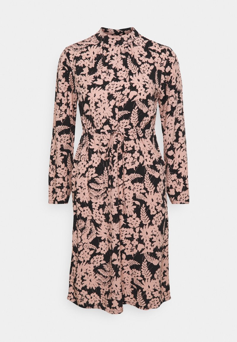 Robe midi à manches longues avec imprimé floral rose et fougères sur fond noir, taille froncée avec un lien réglable, et encolure ronde haute.