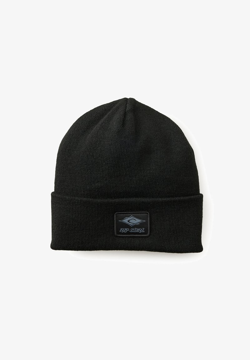 Gorro de punto negro con puño doblado y un parche rectangular de goma que presenta el texto "RIP CURL" y un diseño de ola.