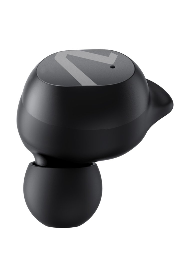 Schwarze kabellose Ohrhörer mit weichem Silikonaufsatz und glatter mattschwarzer Oberfläche, ausgestattet mit einem kleinen Belüftungsloch und einem dezenten, schrägen Design.