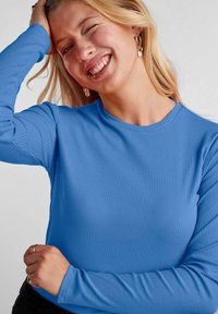 Pieces Langarmshirt - marina