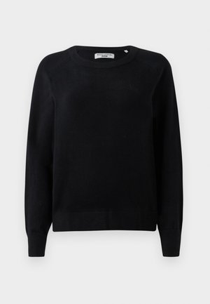 Pull en maille noir avec un col rond, des manches longues et des poignets et ourlets côtelés. Texturé doux, sans motifs ni éléments en métal visibles.